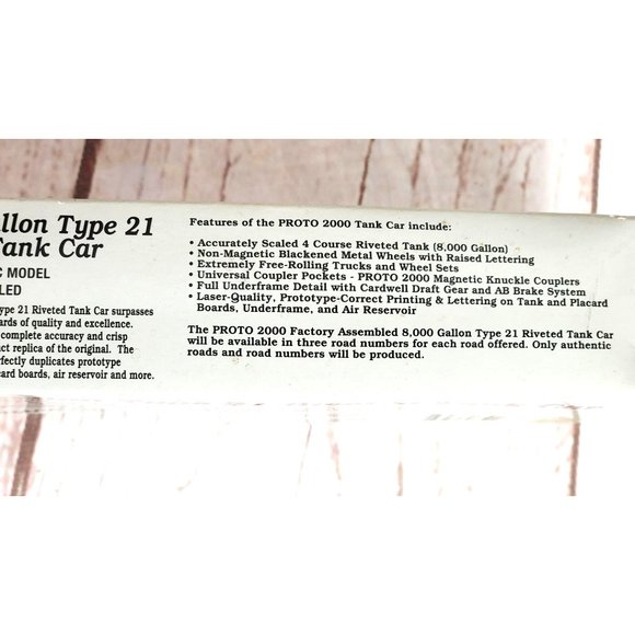 Life Like Trains Proto 2000 Series 8000 Gallon Riveted Tank Car Model Train - Picture 8 of 16